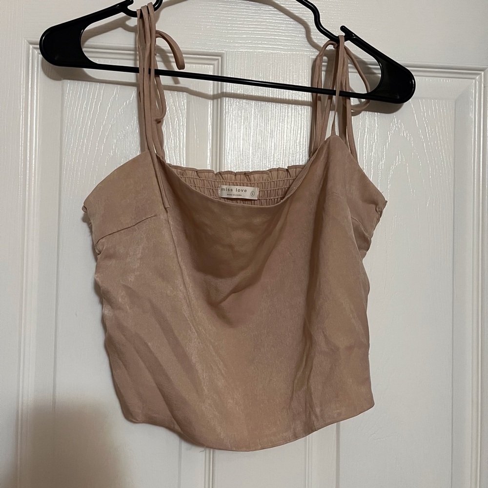 Tan, Cropped tank
